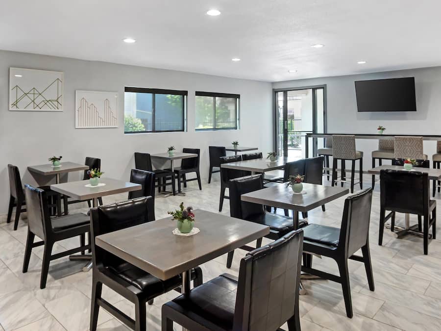 Desayuno buffet incluido todos los días