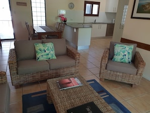 Standard Apartment, 2 Bedrooms, Non Smoking, Kitchen | Living area