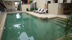 Piscine extérieure, piscine chauffée