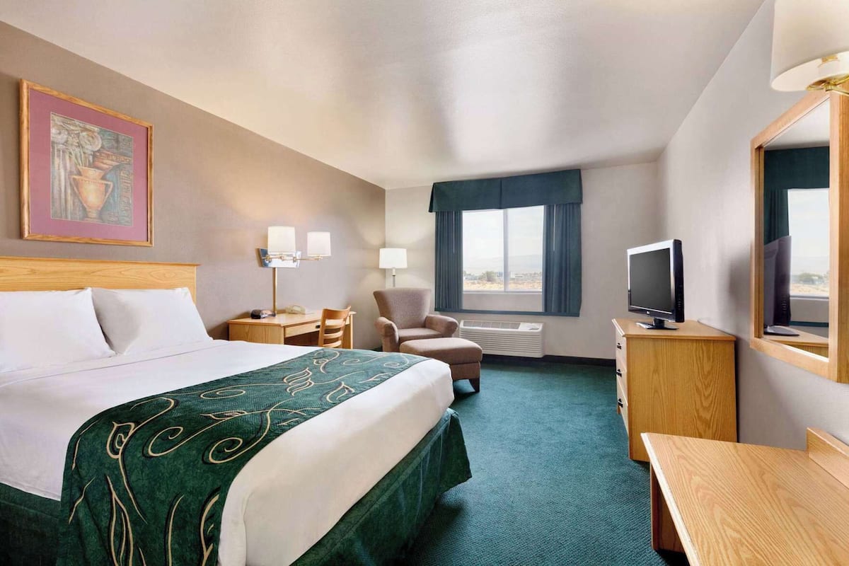 Desk, iron/ironing board, free cots/infant beds, free WiFi