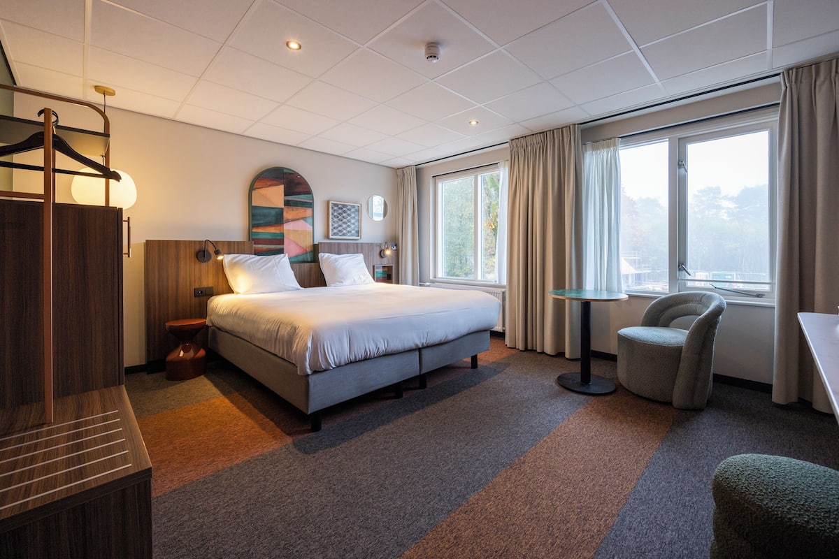 Comfort Double Room | In-room safe, free WiFi, bed sheets