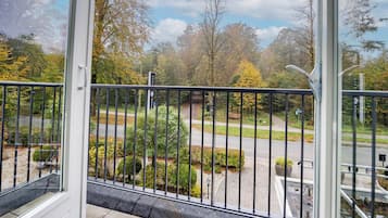 Comfort Double Room, Balcony | 1 bedroom, in-room safe, free WiFi, bed sheets
