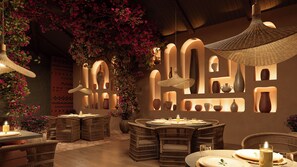 14 restaurants, spécialités Cuisine locale et internationale