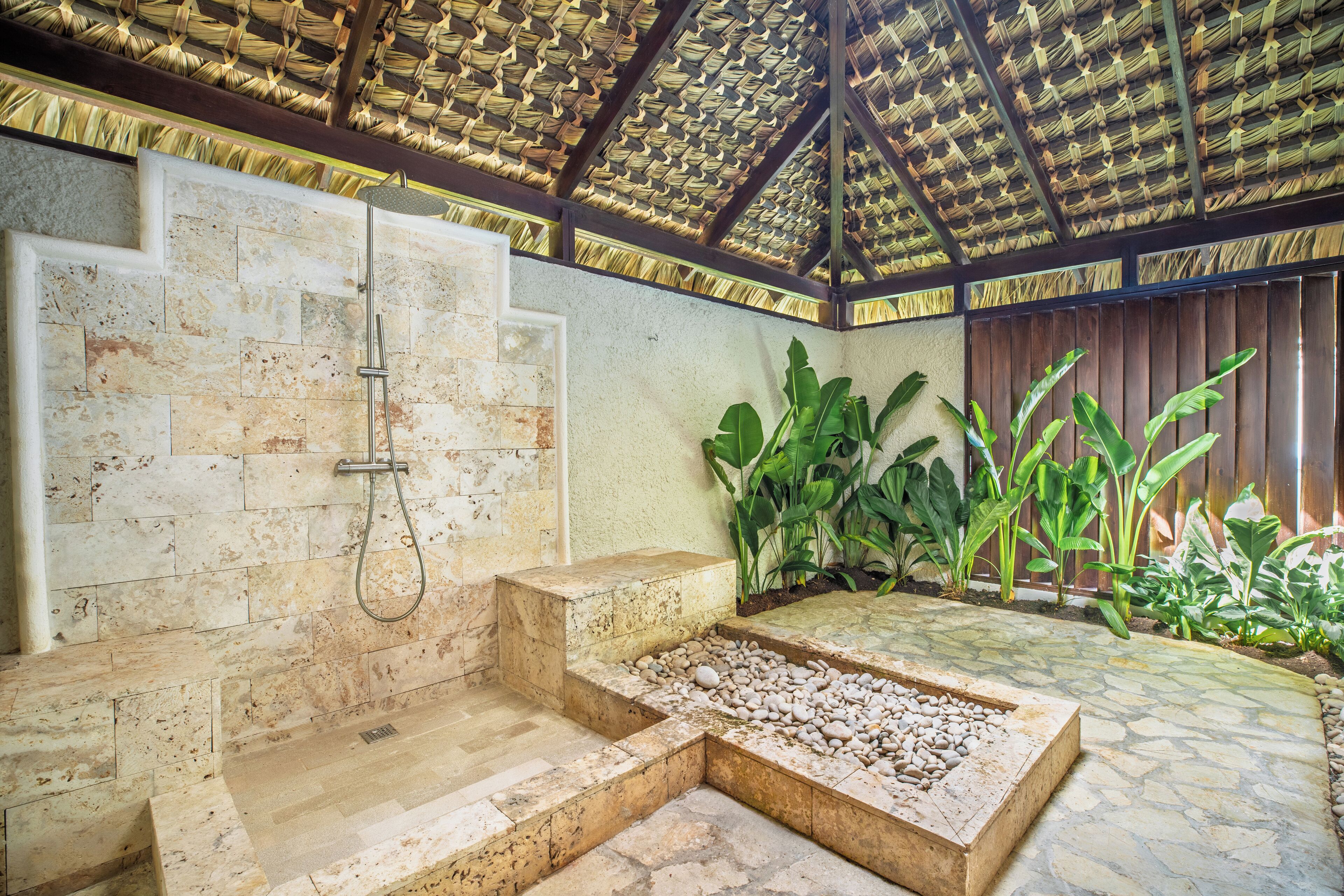 Combined shower/bathtub, free toiletries, hair dryer, bathrobes