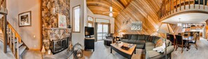 Standard Townhome, 3 Bedrooms, 2 Bathrooms (+ Loft) | Living area