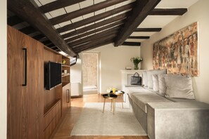 Suite Annex Pantheon View | Premium bedding, minibar, in-room safe, desk