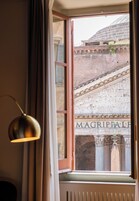Deluxe Suite Annex Pantheon View | Premium bedding, minibar, in-room safe, desk