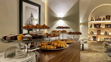 Desayuno buffet todos los días (con cargo)