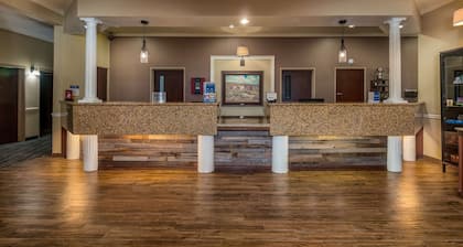 Best Western Plus Shamrock Inn & Suites