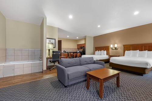 Best Western Plus Shamrock Inn & Suites