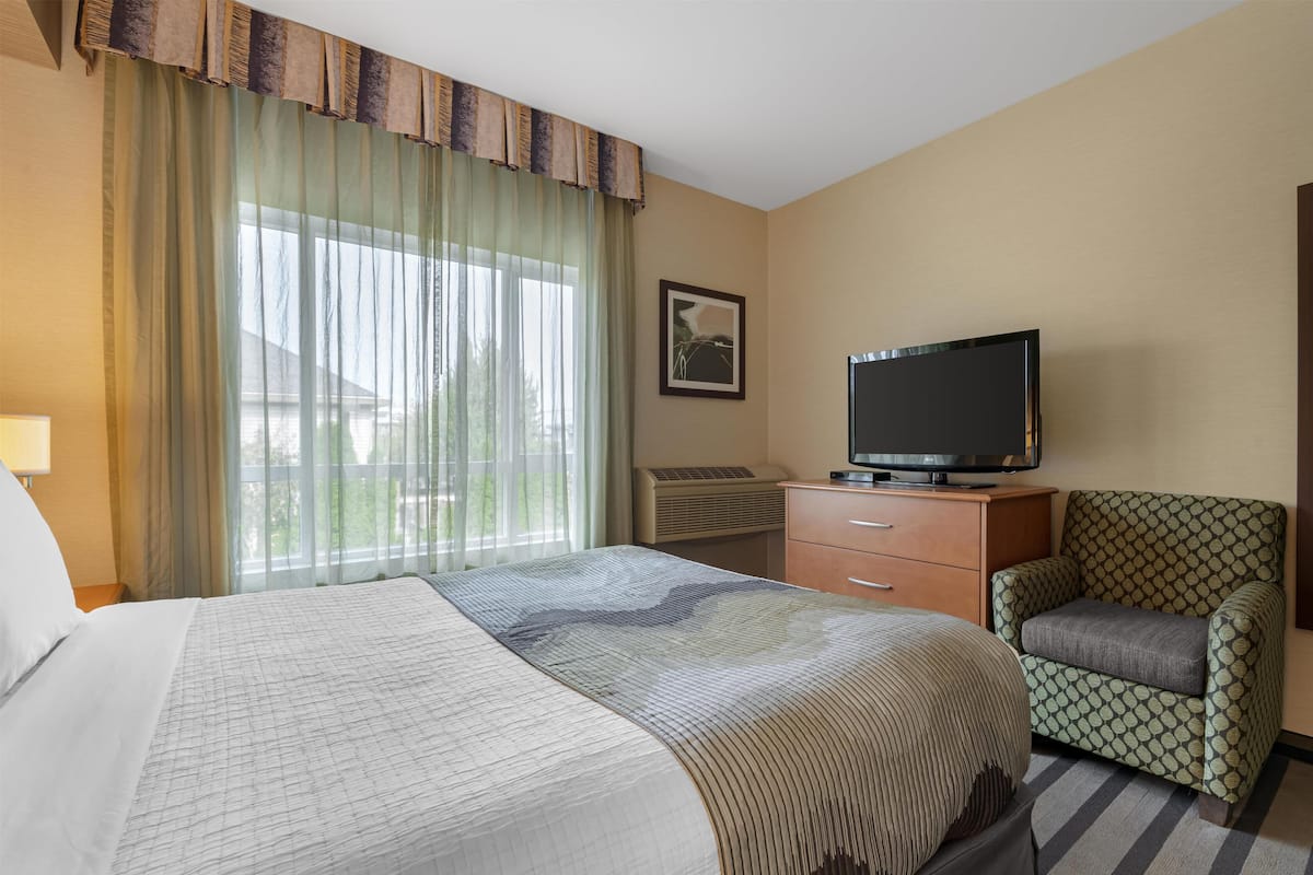 Suite, 1 Queen-Bett, Nichtraucher, Kühlschrank und Mikrowelle