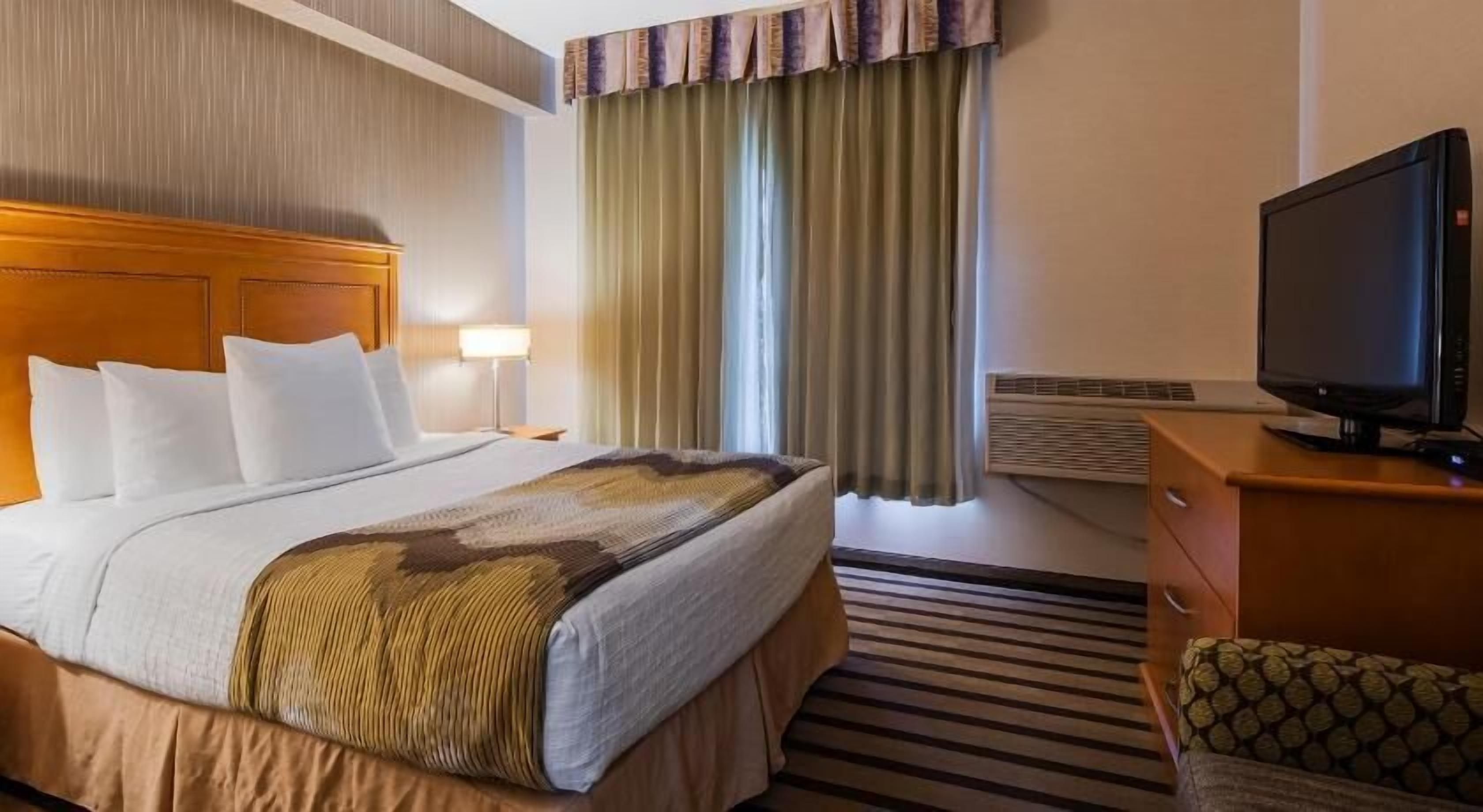 Escrivaninha, ferros/tábuas de passar roupa, Wi-Fi de cortesia