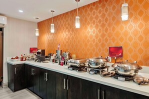 Free daily buffet breakfast  - Best Western Plus Executive Inn (Toronto)