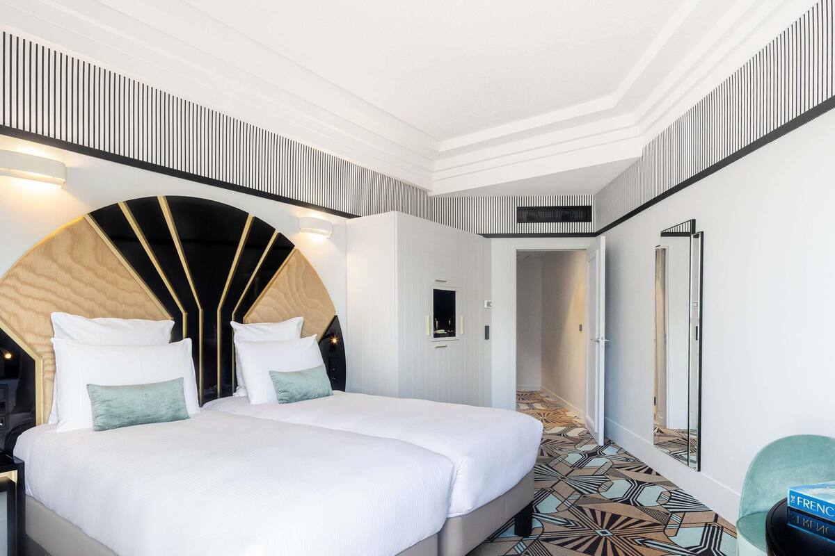 Superior Room, 2 Single Beds, Balcony | Premium bedding, minibar, in-room safe, desk