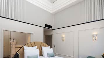 Junior Suite Double, en rez-de-chaussée, avec terrasse et bassin privatif | Literie de qualité supérieure, minibar, coffres-forts dans les chambres