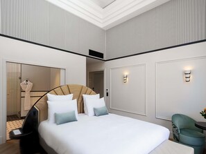 普通套房, 1 張標準雙人床, 露台 (ground floor with private pool) | 高級寢具、迷你吧、客房內保險箱、書桌