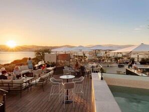 Outdoor pool, open 9:30 AM to 7:30 PM, pool umbrellas, pool loungers - The 1932 Hotel & Spa Cap d'Antibes - MGallery Collection (Antibes)