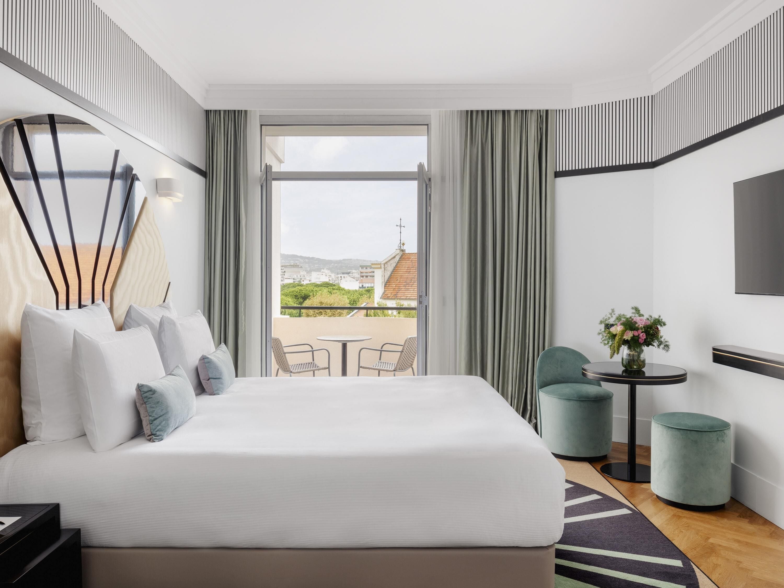 Roba de llit d'alta qualitat, minibar i caixa forta a l'habitació 