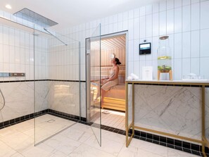 Couples treatment rooms, sauna, body treatments, hydrotherapy