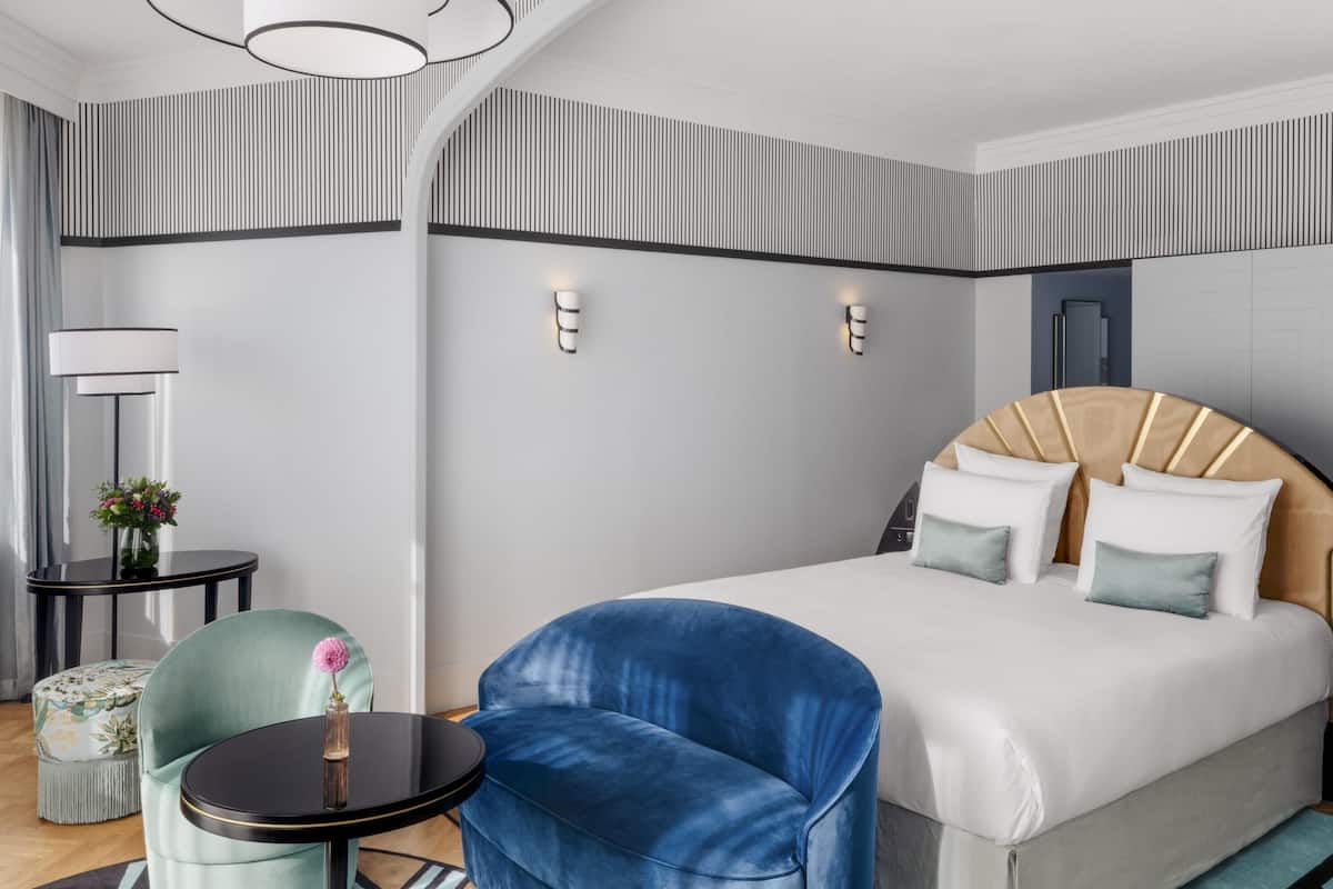 Premium bedding, minibar, in-room safe, desk