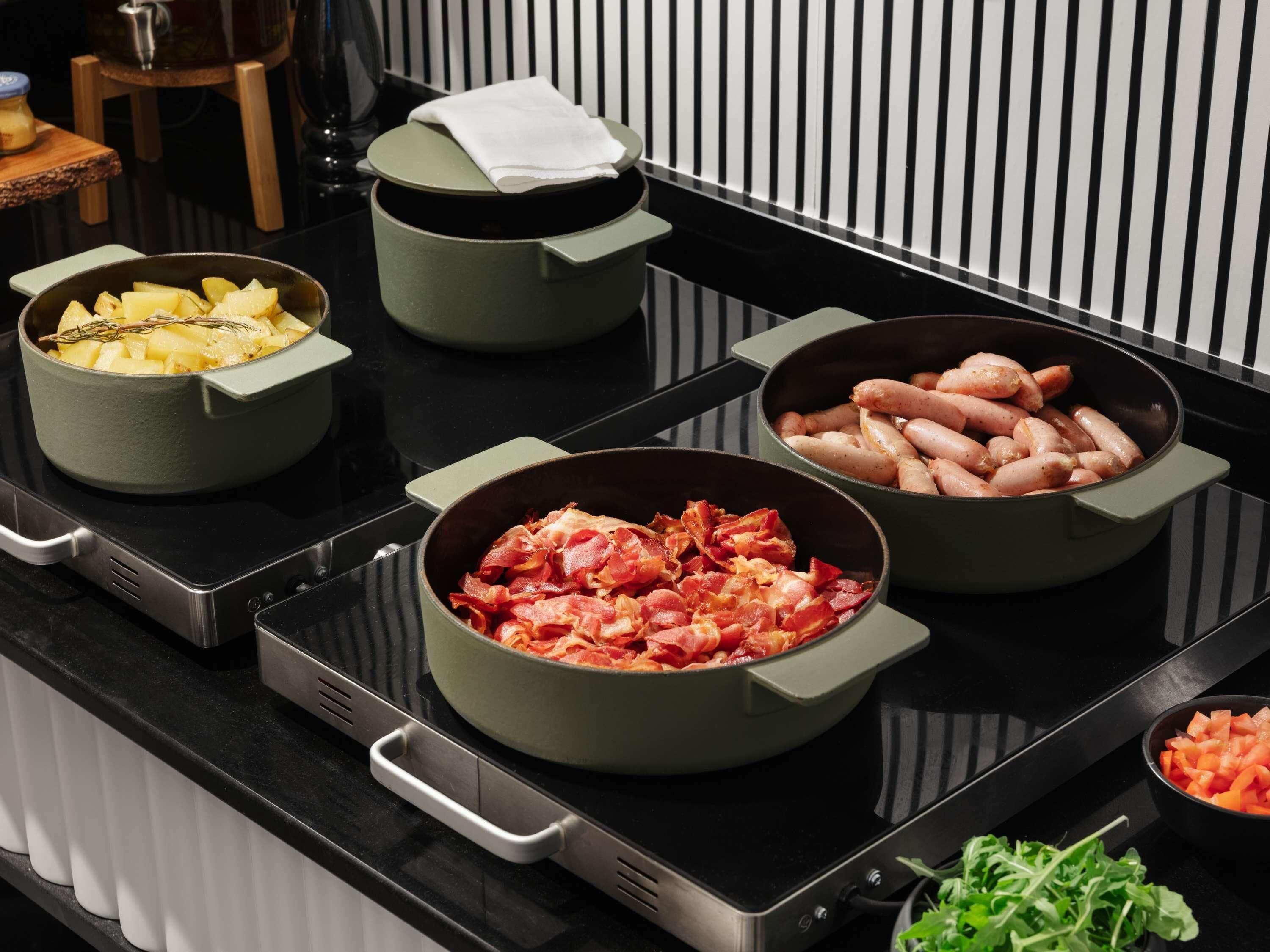 daily buffet breakfast (eur 29 per person)