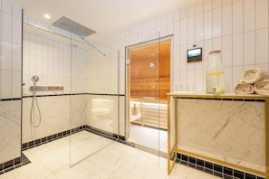 Couples treatment room(s), sauna, body treatments, hydrotherapy