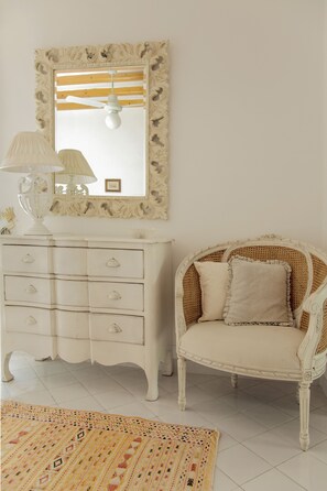 Triple Junior Suite, 1 Double and 1 Twin | 1 camera, lenzuola Frette, biancheria da letto di alta qualità