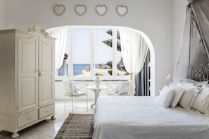 Triple Junior Suite, 1 Double and 1 Twin | Vue de la chambre