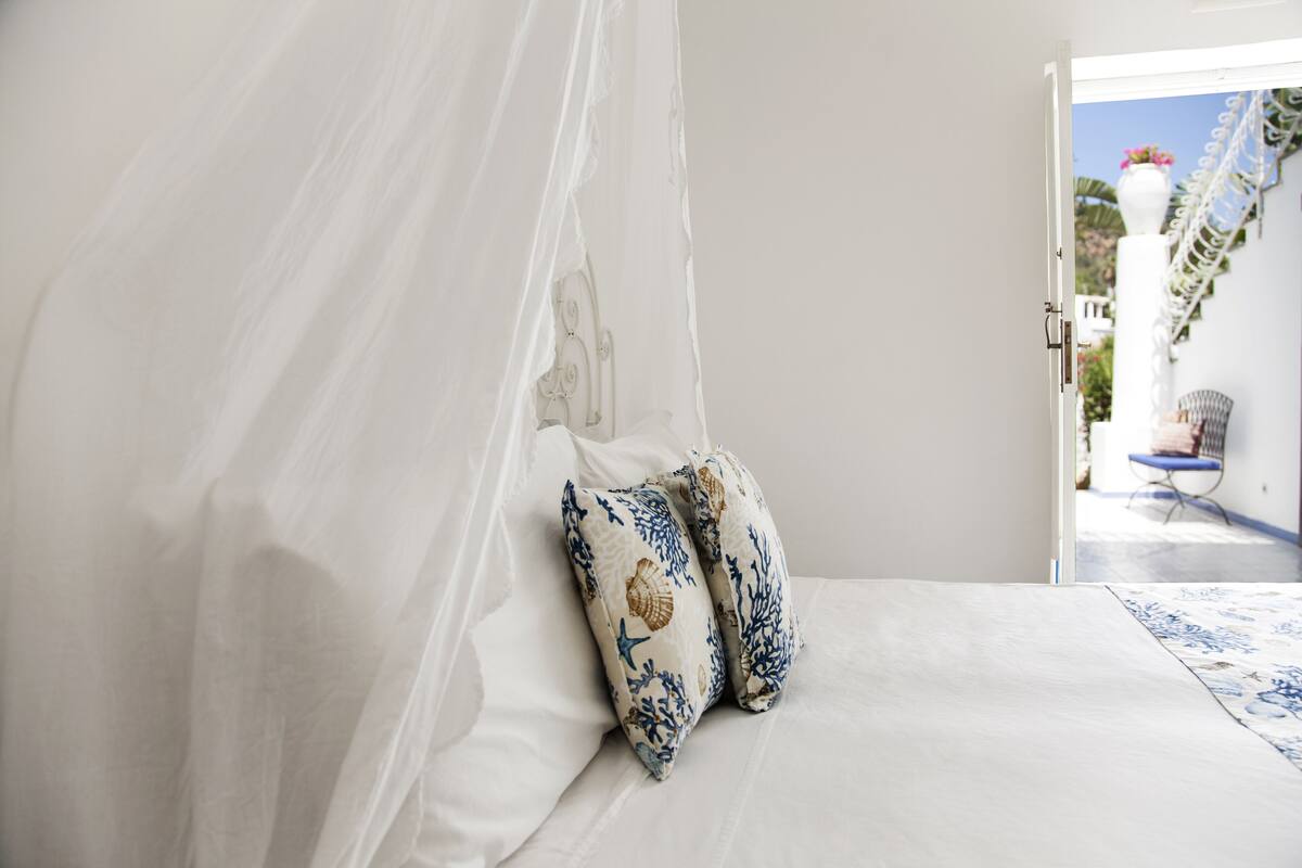 1 Schlafzimmer, italienische Bettbezüge von Frette