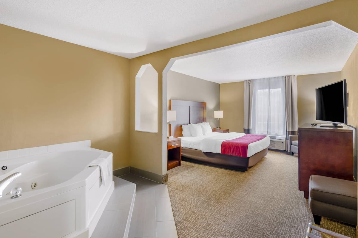 Suite, 1 King Bed, Accessible, Non Smoking | In-room safe, desk, blackout drapes, iron/ironing board