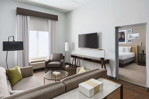Suite, 1 habitación | Ropa de cama de alta calidad, caja fuerte, escritorio