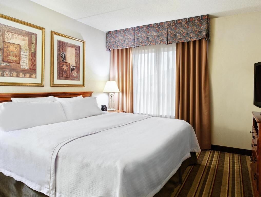 Premium bedding, down duvets, desk, laptop workspace