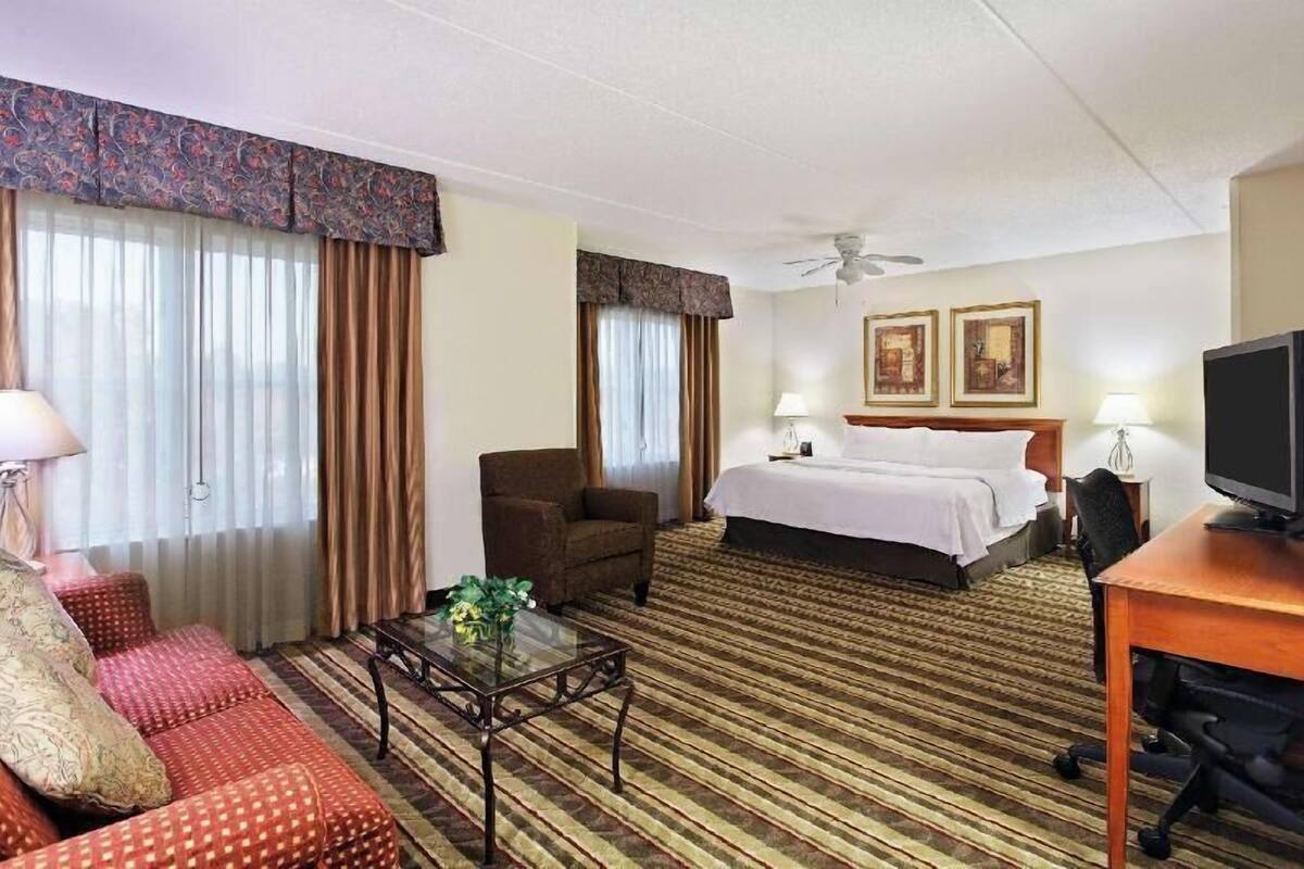 Premium bedding, down duvets, desk, laptop workspace