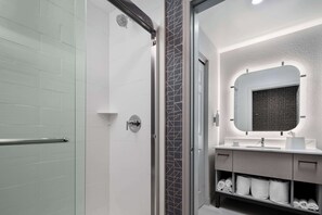 Dusche im Bad