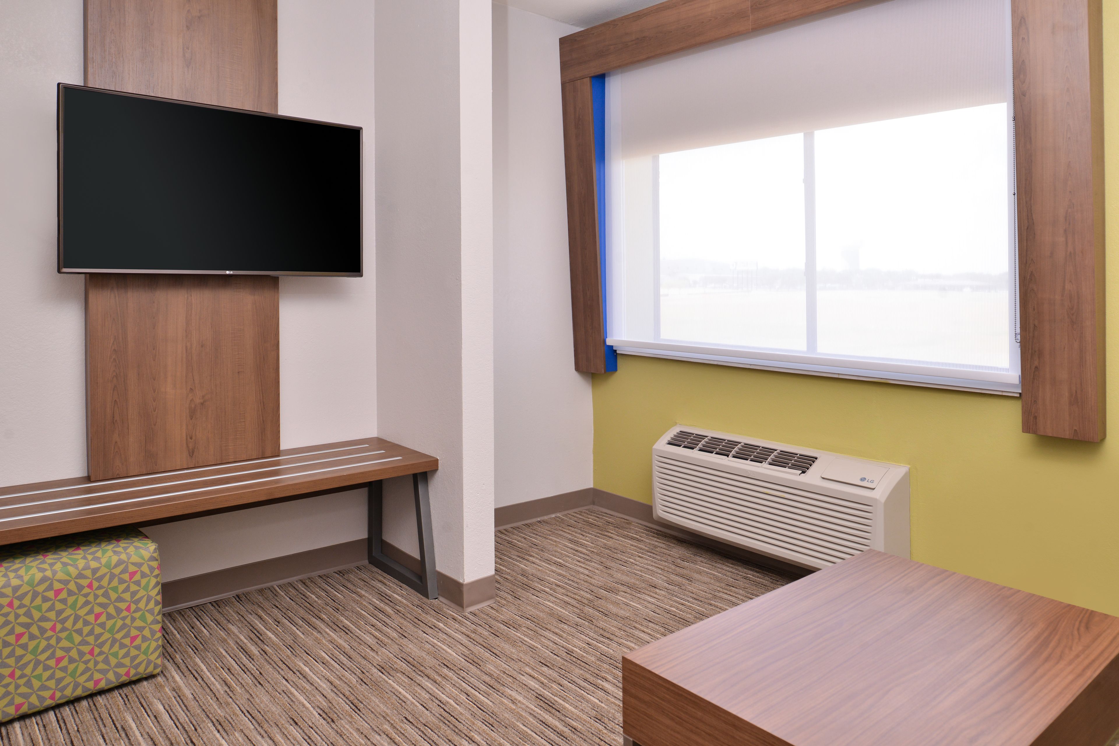 minibar, in-room safe, desk, laptop workspace