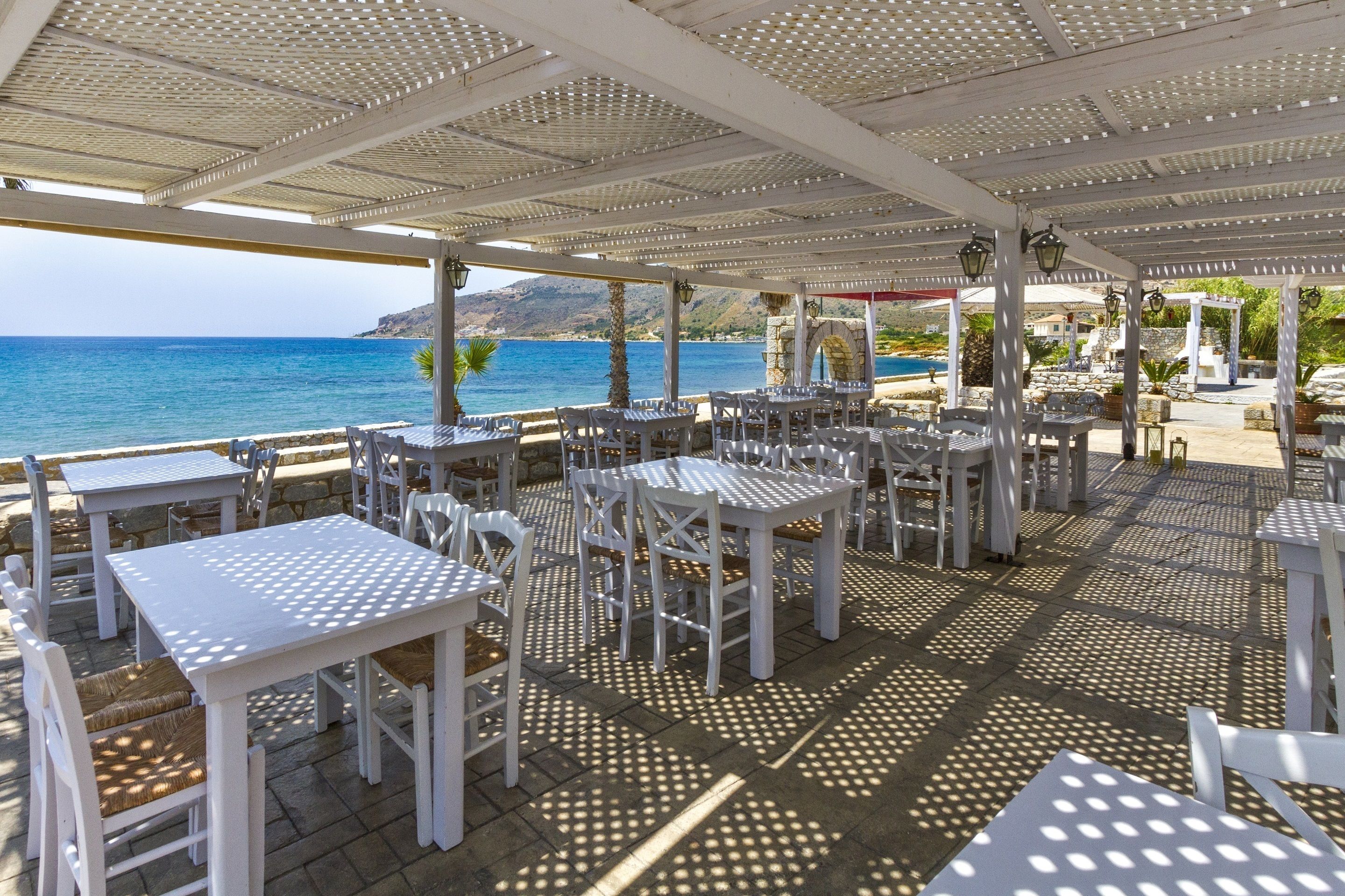 lunch and dinner served