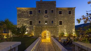 Façade de l’hébergement - soirée/nuit