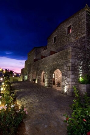 Exterior - Itilo Traditional Hotel (East Mani)