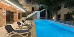 2 outdoor pools, sun loungers