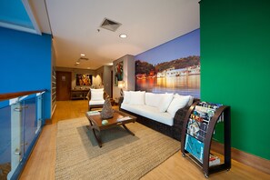 Couples treatment rooms, body treatments, aromatherapy, body scrubs