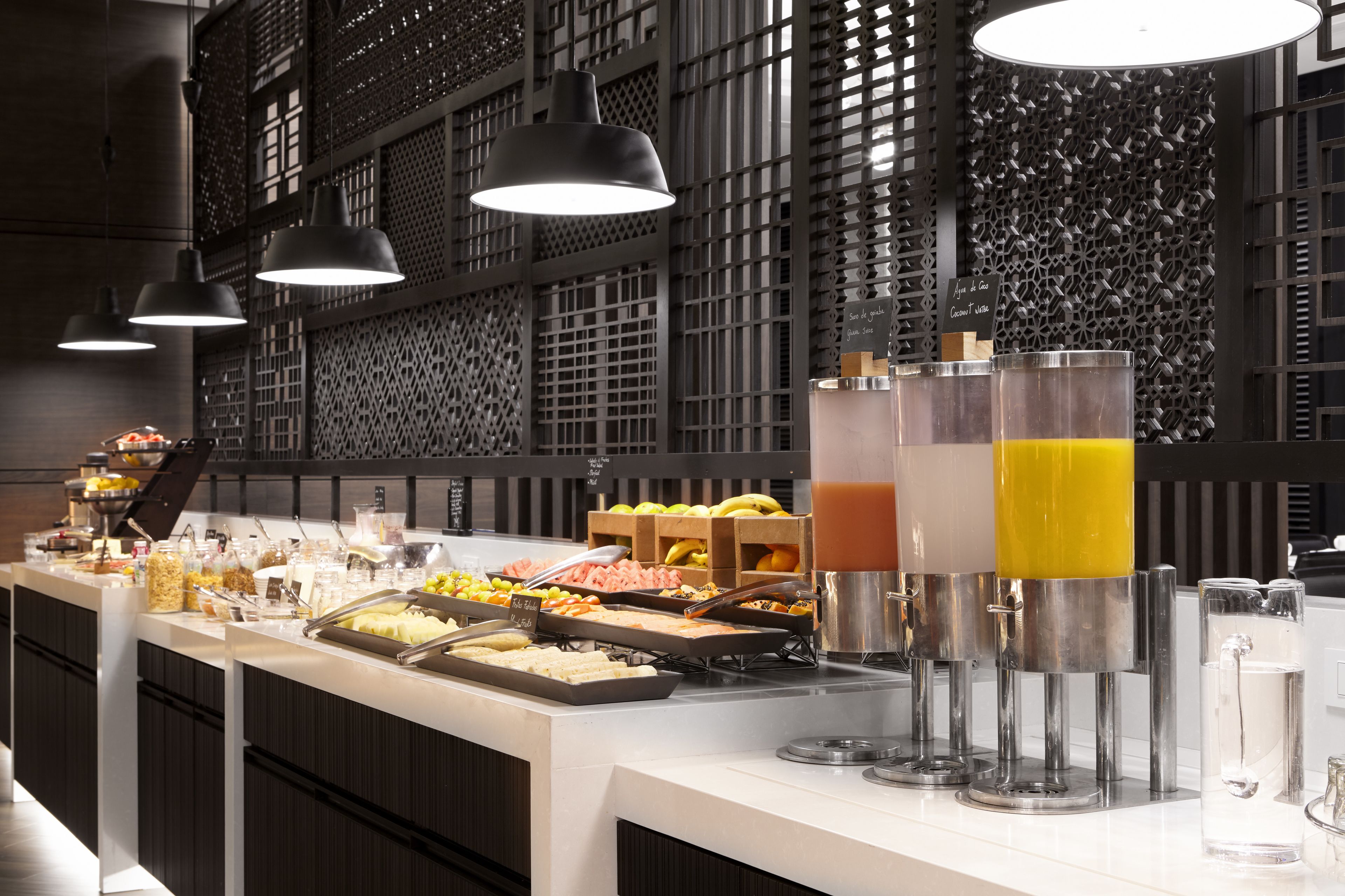 daily buffet breakfast (brl 139 per person)