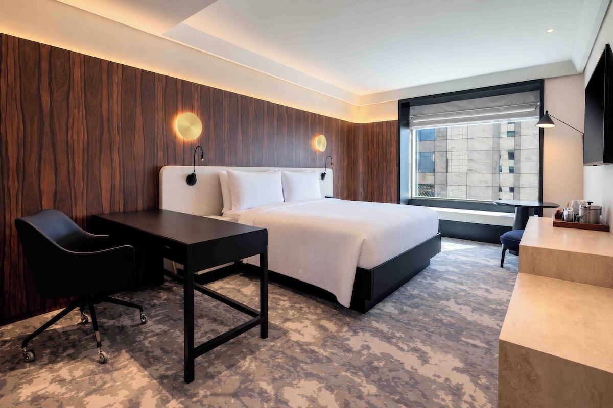 Executive kamer, 1 kingsize bed, toegang tot de clublounge | 1 slaapkamer, een minibar, een kluis op de kamer, een bureau