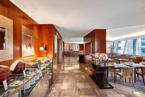 Daily buffet breakfast (BRL 139 per person)