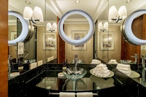 Suite, Club Lounge Access | Bathroom | Separate tub and shower, free toiletries, hair dryer, towels