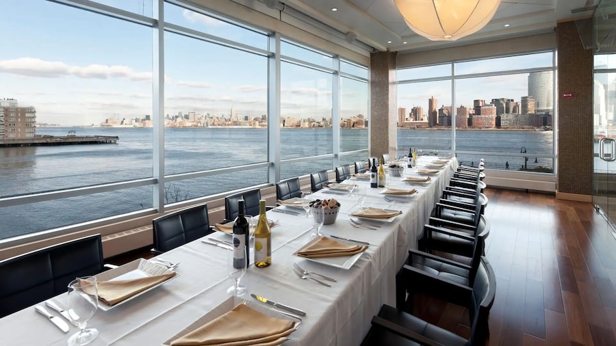 Hyatt Regency Jersey City on the Hudson