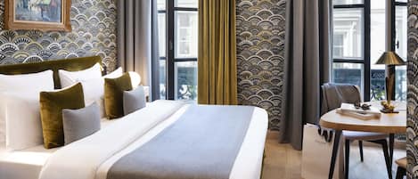 Superior dubbelrum | Allergitestade sängkläder, bäddmadrasser och minibar