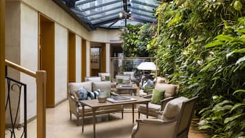 Sala de estar en el lobby