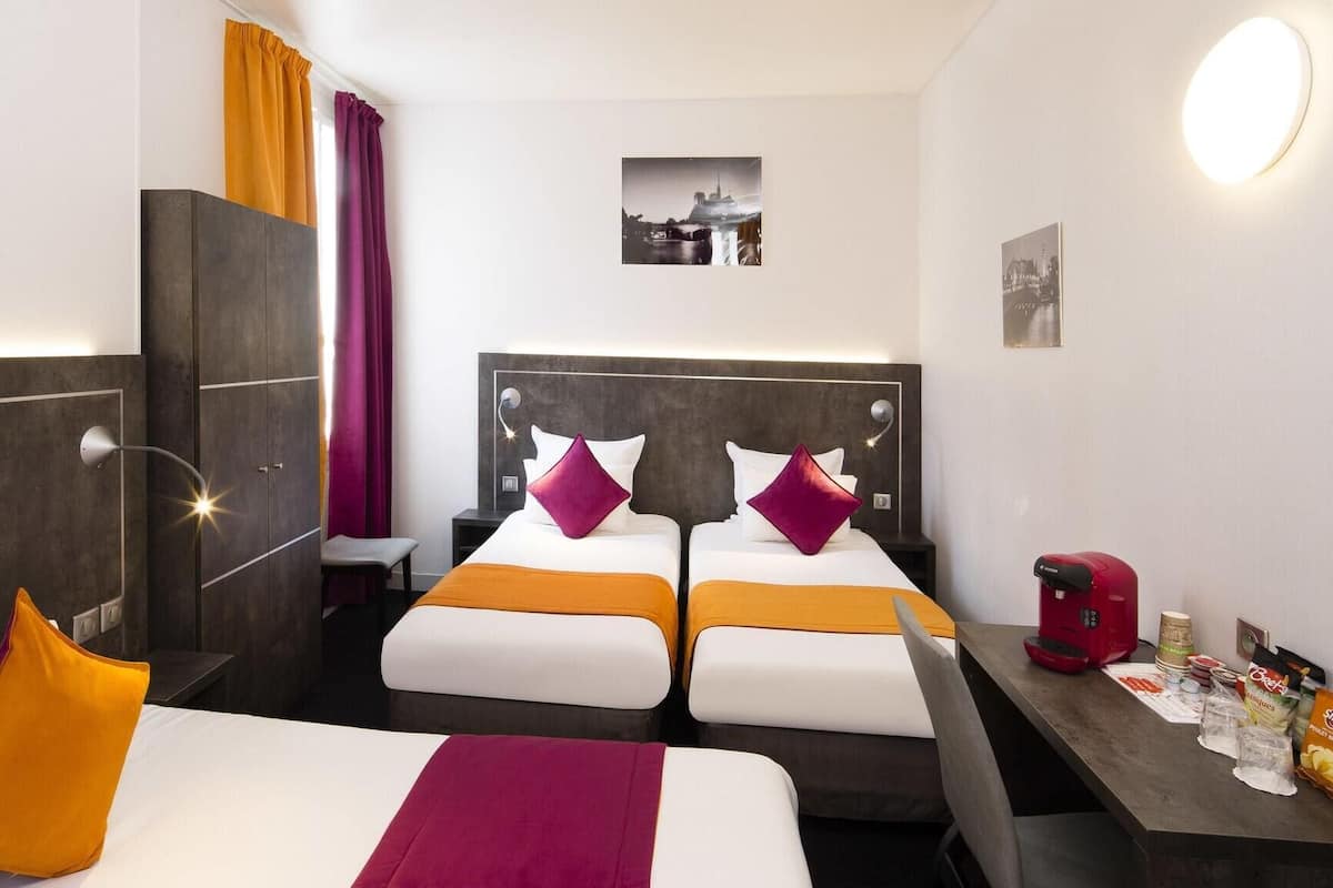 Ropa de cama de alta calidad y minibar 