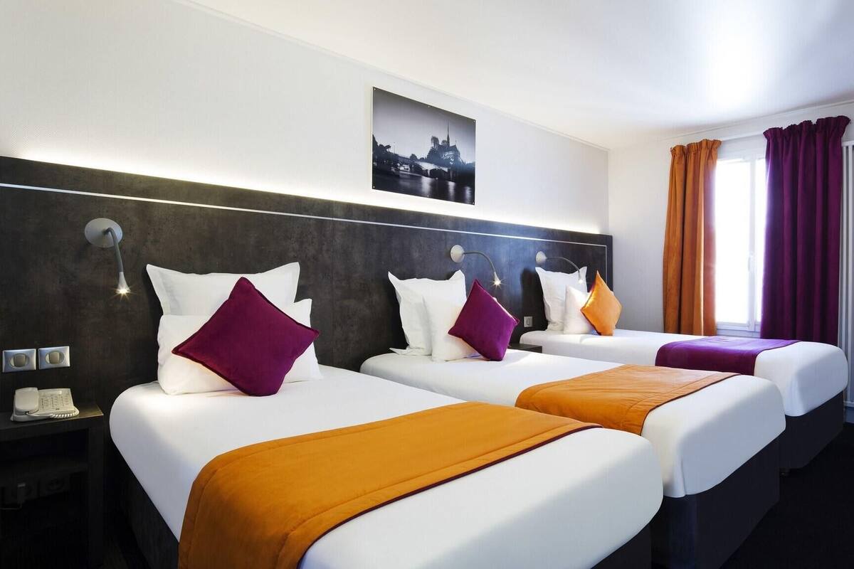 Ropa de cama de alta calidad y minibar 