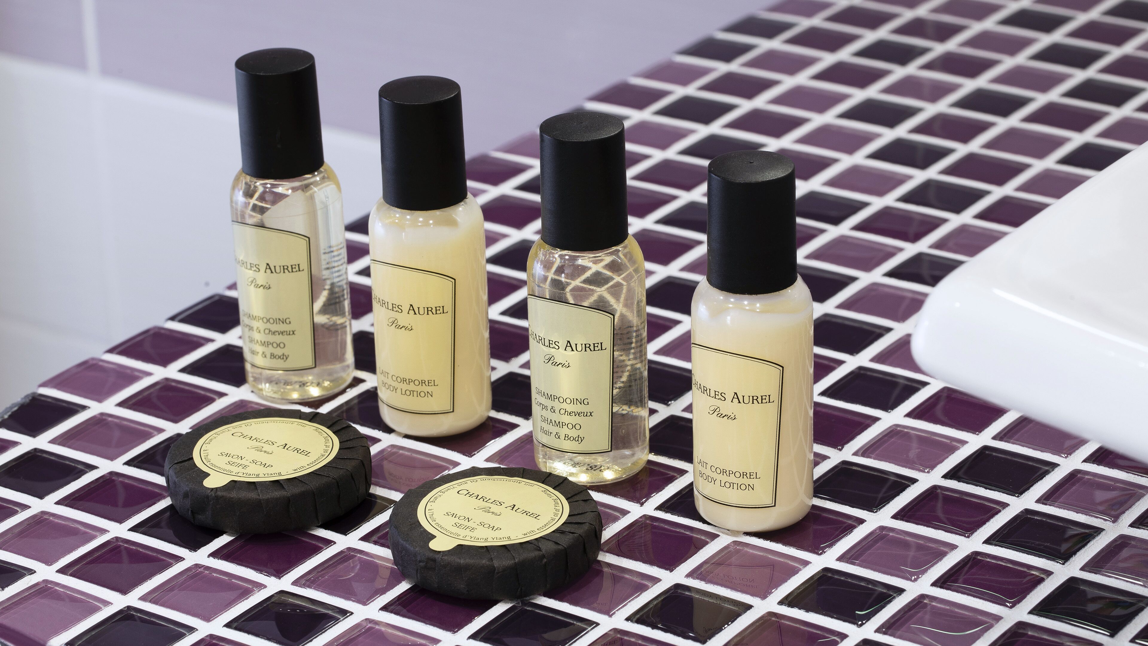 double room | bathroom | shower, free toiletries, hair dryer, towels